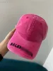 uomini di snapback rosa