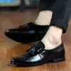 High Quality Men's Dress Shoes Fashion Loafers Luxurys Designers Black Brown Red Leather Men Sports Flat Sneakers Trainers