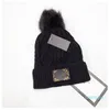 مصممي الأزياء قبعة صغيرة المرأة عارضة الحياكة الصوف الدافئة gorro beanies قبعات الجمجمة