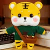 Kawaii Cosplay Tiger Pluszowa Zabawka Cute Soft Anime Cartoon Niegrzeczny Tygrys Przytulnie Lalka Plushie Dla Dzieci Xmas Suit Dressing Tiger Toy H0824