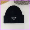 새로운 Soild 패션 니트 모자 모자 여성 모자 모자 망 디자이너 야구 모자 디자이너 casquette 양동이 모자 겨울 가을 헛솜 D218253F
