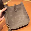 Kadın Tasarımcı Çanta Omuz Crossbody Çanta Orijinal Gerçek Hakiki Deri Dana Çapraz Vücut Moda Bayan Çanta Messenger Çanta Küçük Mini Zarif Siyah 18 28 cm