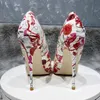 Hot Koop-Nieuwe Stijl Damesschoenen Grafische Print Vrouwelijke witte Patent Lederen Floral Pointy Teen 8-12cm Hoge hak Sexy Dames Prachtig