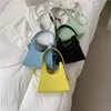 Bolso pequeño de piel sintética de Color sólido para mujer, bandolera con cinturón de hombro, diseño de bolsos y monederos, Totes cruzados, 2021