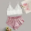 Damenmode Polyester Sexy Weiße Spitze Hosenträger Hohle Seide Rosa Shorts Bequeme Pyjamas Set F Q0706