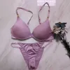 Ensemble sexy V- V- Sous-vêtements sans couture sous-vêtements Set Bra Sous-vêtements 2 pièces sans anneau en acier lisse de glace de glace les femmes l2304