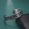 Skyrim Stainless Steel Viking Cuff Bangle Wicca Amulet Vintage Nordic Runes Celtics Knots Tree of Life Armband för män Kvinnor