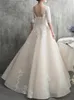 2021 vestidos de casamento elegantes Uma linha Ilusão Bodice Lace Appliqued 1/2 Mangas Vestidos Noiva Robe de Mariée