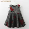 LOVE DDMM Filles Robes Printemps Vêtements pour enfants Filles Mode Fleur Broderie Maille Couture Doux Gilet Robe 210715