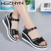 2021 Scarpe estive Donna Sandali con plateau Donna In morbida pelle Casual Open Toe Gladiatore Wees Trifle Mujer Scarpe da donna Appartamenti X0526