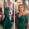 2021 Koyu Yeşil Anne Gelin Elbiseler Mermaid Scoop Dantel Kristal Plise Artı Boyutu Bayanlar Düğünler için Takım Elbise Damat Elbiseler