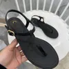 Sandali da donna firmati estivi 2022 piatti con lettera dorata logo moda sandali da donna di lusso da spiaggia all'aperto scarpe da donna da viaggio
