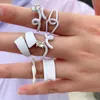 2021 Koreansk vit färgkedja för kvinnor Tjejer droppar olja handmålade geometriska öppna ringar vackra smycken