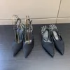 Femmes Chaussures Habillées Bas Rouge Talons Hauts Designers De Luxe Pour Femmes Escarpins En Cuir Véritable Dame Sandales Bas De Mariage Chaînes En Métal Noir Doré Or Chaussure