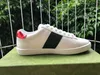 Designer bestickte weiße Tigerbienen-Schlangenschuhe mit rot-grünem Streifen, echtes Leder, Sneaker-Plattform, Herren und Damen, Ace Casual, große Größe 48