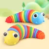 Novely Slugs Fingertip Snails Slugs Plastic Regenboog Bug Speelgoed Decompressie Vent Toys Children's Educatief