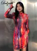 Dulzura Tie Dye Imprimer Femmes À Manches Longues Mini Robe Épaulière Moulante Sexy Streetwear Fête 2021 Automne Hiver Vêtements Y2K Y220304