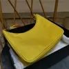 Güncellenmiş Tasarımcı Naylon Hobo Kanvas Zincirler Baget 3'ü 1 Arada Siyah Üçgen Payetli Crossbody Çanta Eski Omuz Çantası Kadın Çantaları Fermuar Moda Anahtarlık Cüzdan Çanta