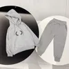 패션 아기 옷 세트 tracksuit 2 pcs 정장 아이 소년 소녀 긴 소매 까마귀 스웨터 클래식 편지 탑 바지 복장 가을 5 스타일