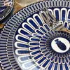 Ensembles de vaisselle de couleur bleue classique costume de vaisselle en porcelaine osseuse ensemble de dîner occidental en céramique 4 pièces assiettes en porcelaine tasse et soucoupe