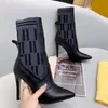 Chaussures de la marque de luxe Boot de créateur talons hauts et en cuir authentique en plein air Fashion Womens Boot