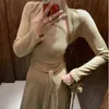 Jesień Korea Elegancka sukienka Zestaw Kobiety Slim Retro Casual Party Vintage 2 Sztuka Kostium Francja + Długi rękaw TOP 211106