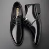 Caballero tendencia de moda 6654 zapatos de cuero italiano de gran tamaño Sandalias de boda Oxford para hombres Formal Luxurious Mal 's