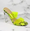 Taglie forti da 35 a 40 41 42 Ciabatte con tacco trasparente in PVC verde fluorescente Scarpe trasparenti argento fornite con scatola