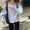 Lente Koreaanse chic geplooid V-hals Retro meisjes Hoge kwaliteit zoete vintage alle match puff sous shirts 210525