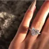 Ins Top Wedding Ringsデラックスジュエリー925スターリングシルバーハート形ホワイトTopaz Czダイヤモンド宝石永遠の女性の婚約ブライダルリングセットギフト