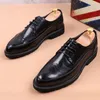 Männer Casual Business Hochzeit Formale Kleider Weiche Leder Brogue-Schuhe Slip-on Lazy Shoe Geschnitzte Bullock Atmungsaktive Müßiggänger Zapatos