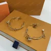 Top Quality Designer Hoop Earrings V For Women Earring Luxurys Designers Gold Hoop Stud Earrings Gift With Box D2112173Z