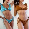 Blauwe bloemenprint badpak met ruches sexy hars ring backless lage taille kant lace-up geribbelde bikini dames tweedelige 210604