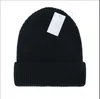 Hela unisex beanies stickade hatt vinter utomhus män stickade hattar hip-hop broderi märke skallies varm man sport gorros kvinnor kn293q