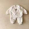 2021 New Fashion Children's Winter Flanel Pajamas Zestaw Chłopców Baby 'Baby Baby Plus Pluszowe Ubrania do domu Dwa kawałki