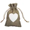 ハンギングバスケット50pcs Flax Bags Burlap Drawstring Pouch Christmas Love Heart Giftsバッグコーヒー豆キャンディーメイクアップジュエリーのための結婚式のパーティー