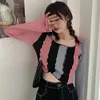 rosa strickjacke outfit