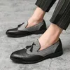 Elbise Ayakkabı Erkekler için Yarı-Resmi Deri Püskül Rahat Brogue Flats Oyma İngiltere Loafer'lar Zapatos Hombre