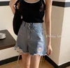 Kvinnors jeans Kvinnor 2022 Summer Daisy Embrodery Hole Denim Shorts Women High midje breda benbyxor