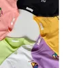 Лето Прибытие Девушки Мода Печатная футболка Дети Конфеты Цвет Топы Одежда 210528