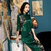 Abbigliamento etnico Verde Elegrante Cheongsam Tradizionale Abito cinese Delle Donne Donne da ricamo floreale Seta Qipao Manica lunga Oriental Vintage 4XL