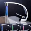 Mutfak Mobilyaları Glow Işık-up LED Su Bataryası Renkli Değişen Sıcaklık Kontrolü Duş Dokunun Su Memesi Kafa Torneira Para Cozinha