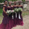 Dunkellila Meerjungfrau-Brautjungfer für Hochzeitsfeier, schulterfreies Abschlussballkleid, maßgeschneidertes afrikanisches Trauzeugin-Kleid 326 326