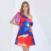Mini abito colorato per donna Colletto asimmetrico Manica corta Vita alta Abiti sexy Abiti di moda femminile 210520