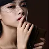 여성 반지 크리스탈 쥬얼리 로즈 레드 나비 링 여성 밴드 스타일을위한 달콤한 클러스터 열기