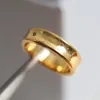 Europa Amerika Modestil Dame Frauen Messing graviert T Buchstabe 18 Karat vergoldet Fassungen Doppeldiamant Ring Ringe Größe US6-US92237