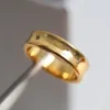 Europa América Estilo de moda Señora Mujer Latón Grabado Letra T 18K Chapado en oro Ajustes Anillo de diamante doble Anillos Tamaño US6-US9283o