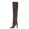 2021 Lady Sheewskin Кожаная кожаная Коренастая высокая каблука Knight Boots LeoPard Pliated бедра - высокая веретая посуды - длинные коленные вечеринки свадебные туфли большие 34-48 2 одежды