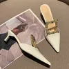 Utomhus strand sandal glida på flip flops kvinnor tofflor lyx rhinestone glida på mulor kvinna tunna häl glidor skor mode damer tofflor ny kvinna