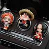 One Piece Creative Söt Toon Anime Karaktär Modellering Parfym Air Freshener Bilinteriörtillbehör Ge pojkar presenter